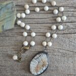 Howlite and Agate Pendant Necklace