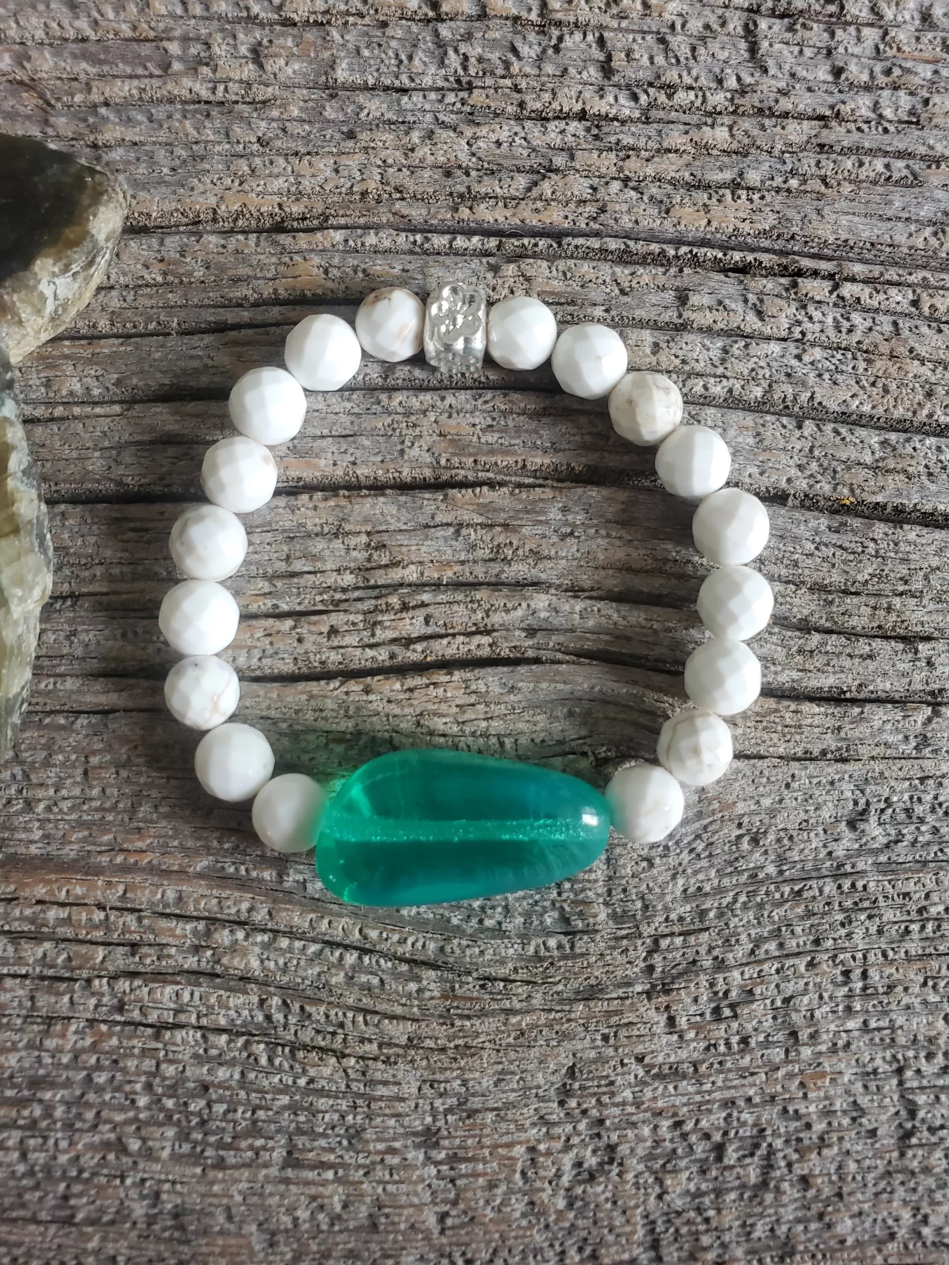 Creamy Howlite and Green Czech Glass Stretch Bracelet