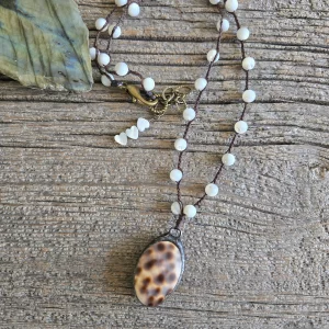Mother of Pearl Spotted Shell Necklace