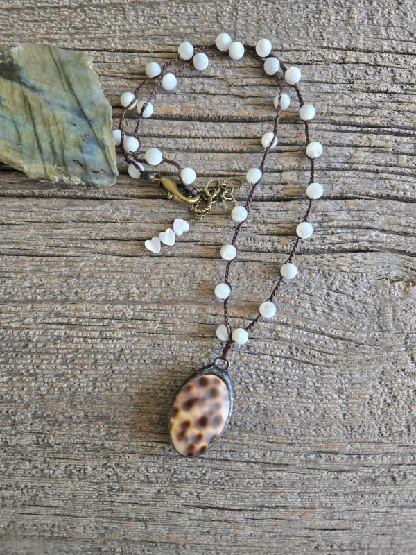 Mother of Pearl Spotted Shell Necklace