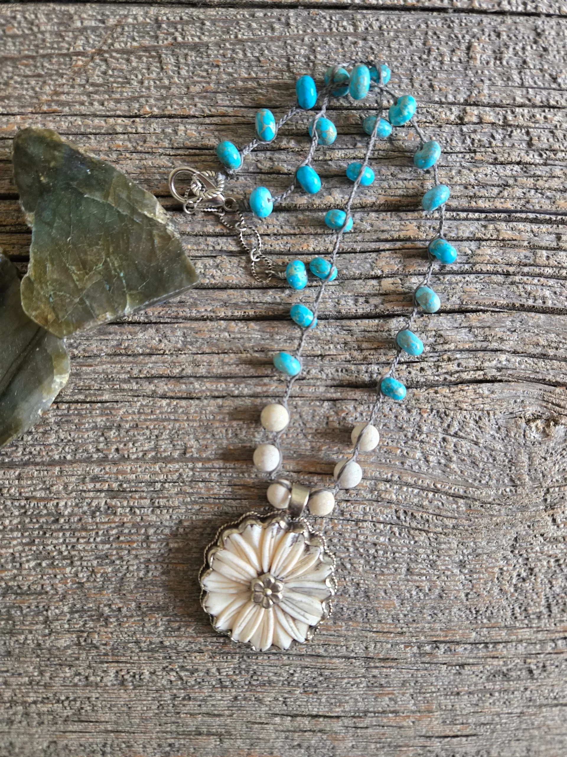 Howlite Flower Necklace