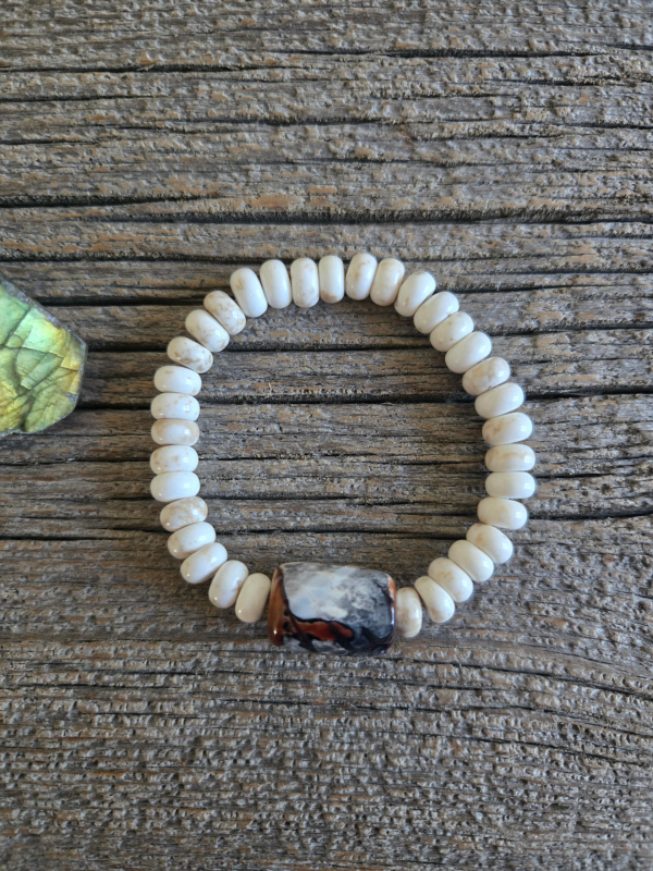 Creamy Howlite and Agate Barrel Bead Bracelet